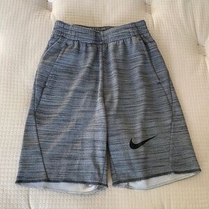 ✅Boys Nike Basketball Sweat shorts size S